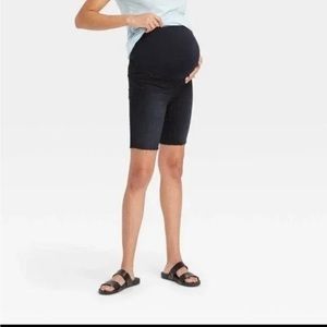 Isabel Maternity by Ingrid & Isabel Wash Bermuda Denim Shorts NWOT size 4